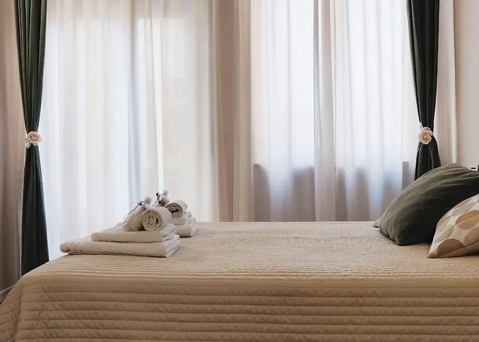 לינה וארוחת בוקר Valverde